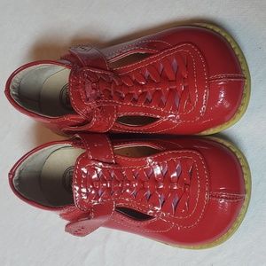 Livie & Luca Mary Jane